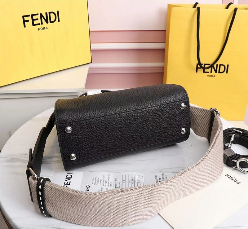 超希少！フェンディ ピーカブー コピー ミニ フルグレインレザー バッグ fea21252