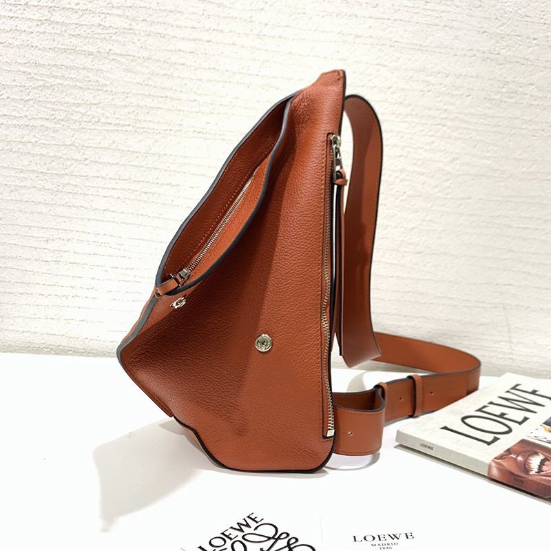世界中で大人気♪ロエベ ショルダーバッグ 偽物 アントン スリング Anton Sling カーフスキン B511A09X06
