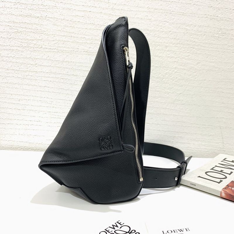 大人気！ロエベ ショルダーバッグ 偽物 アントン スリング Anton Sling カーフスキン loq24862