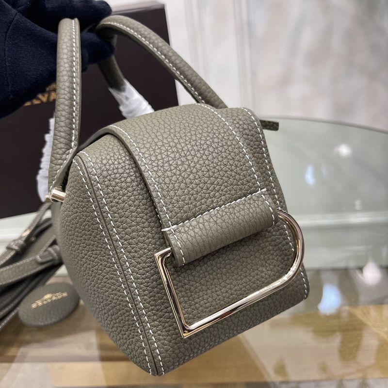 《大人気》DELVAUX 偽物◆Cool Box Mini ソフトグレインレザー製 ハンドバッグ Dee10502