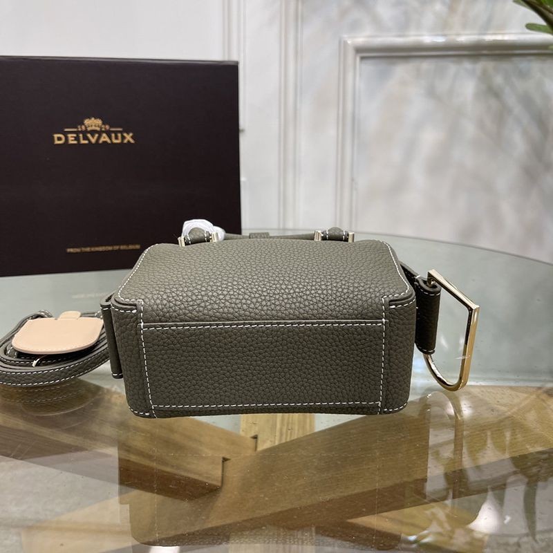 目を惹くカラー デルボー Cool Box クールボックスミニ バッグ 偽物 Dek81234