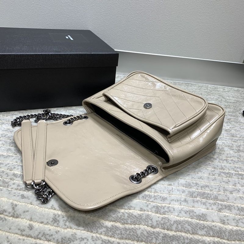 22AW新作サンローラン ショルダーバッグ 偽物 ニキ ミディアム クリンクルヴィンテージレザー Sal38015