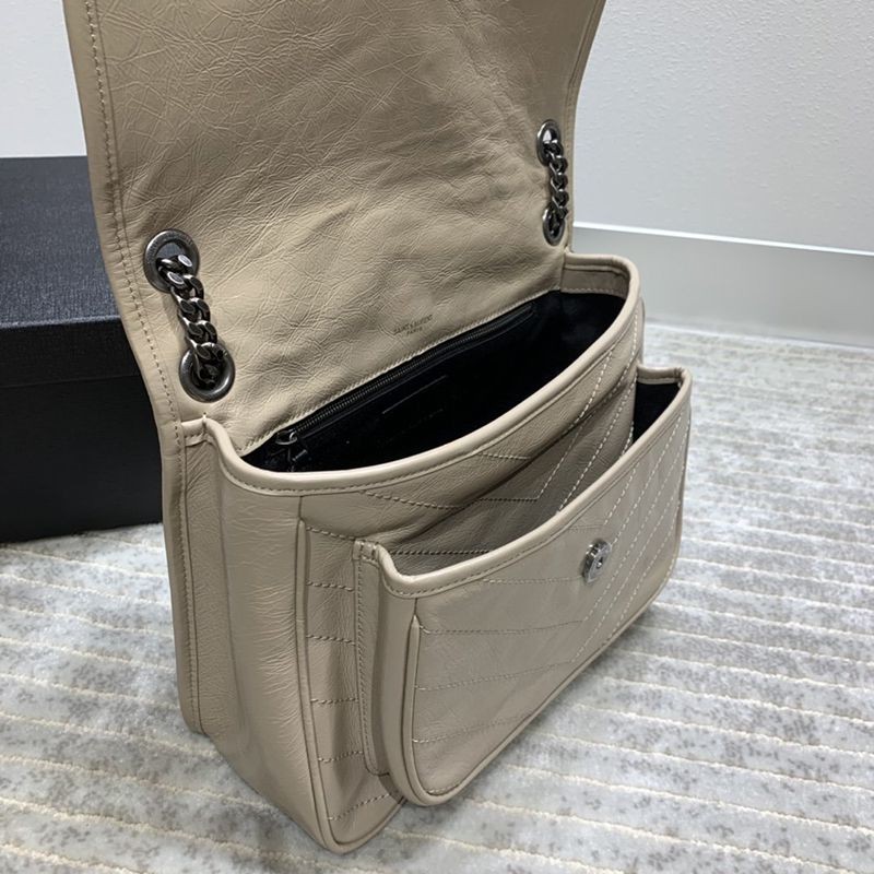 22AW新作サンローラン ショルダーバッグ 偽物 ニキ ミディアム クリンクルヴィンテージレザー Sal38015