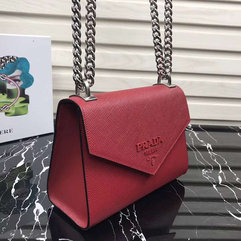 大人気!!新色 プラダ ショルダーバッグ【人気商品】 put19368