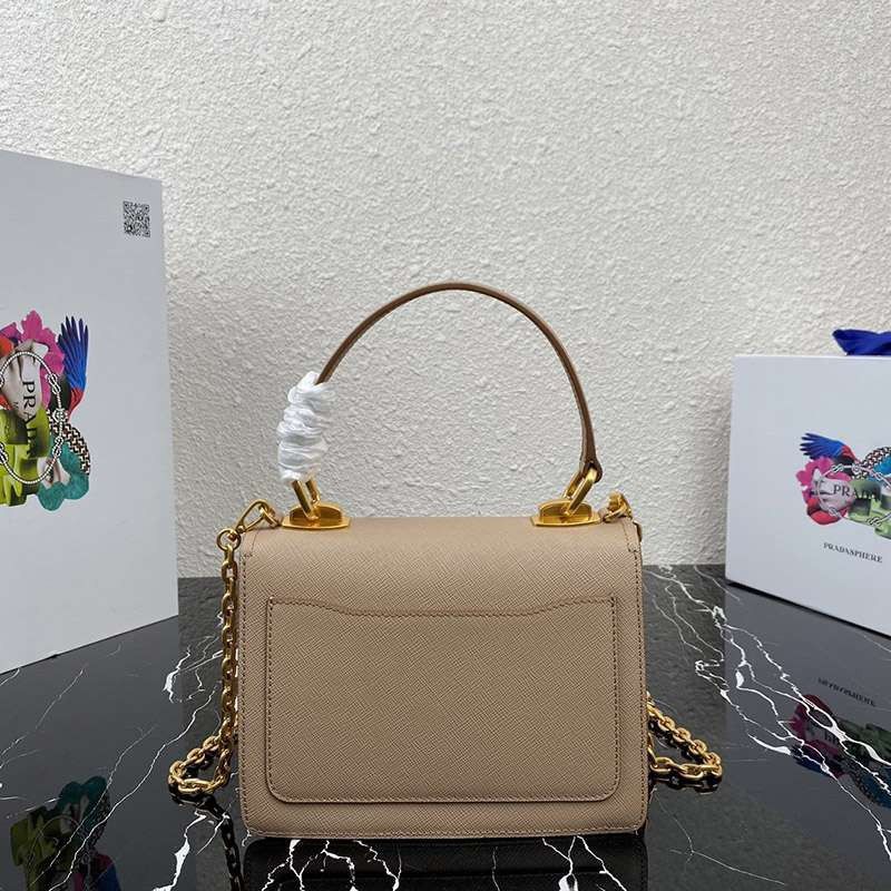 入手困難 プラダ ショルダーバッグ スーパーコピーN級品 puh99062