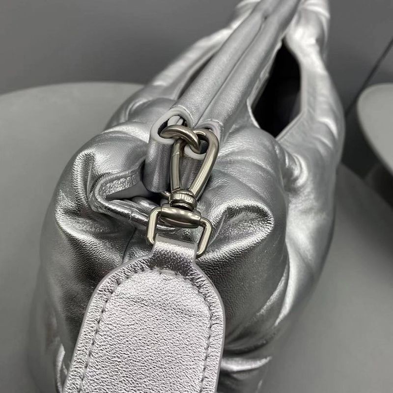 メゾンマルジェラ グラムスラム 偽物 バッグ MM6 トートバッグ ミディアム Glam Slam Maw11642