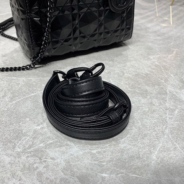 最安値挑戦レディディオール 偽物 ミニバッグ カナージュ カーフスキン dem02568