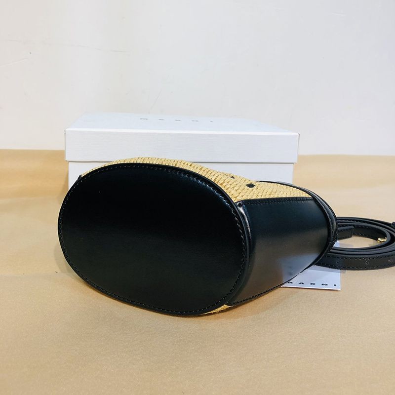 大人気!!新色 マルニ  TROPICALIA マイクロ かごバッグ 偽物 マルニ ハンモックバッグ mab37012