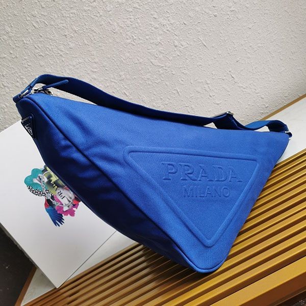 21-22AW プラダ トライアングル キャンバスバッグ コピー puq32331