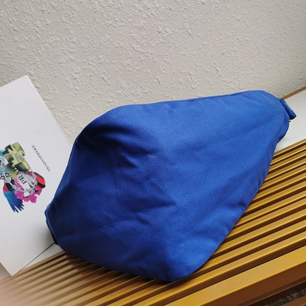 21-22AW プラダ トライアングル キャンバスバッグ コピー puq32331