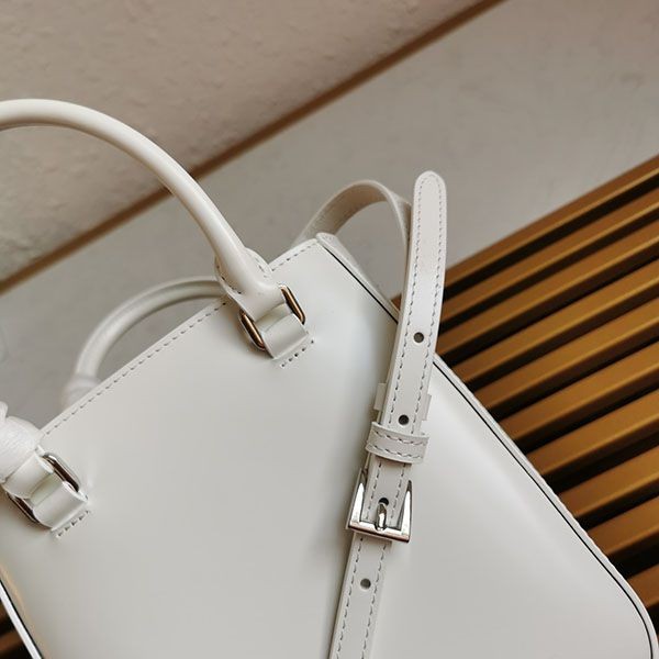 目を惹くカラー【プラダ】スモール ブラッシュドレザー トートバッグ コピー puz43717