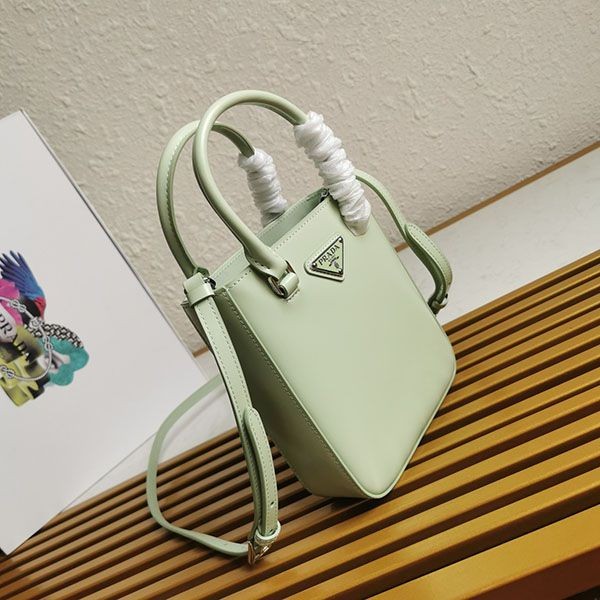 21-22AW【プラダ】スモール ブラッシュドレザー トートバッグ コピー puh72610