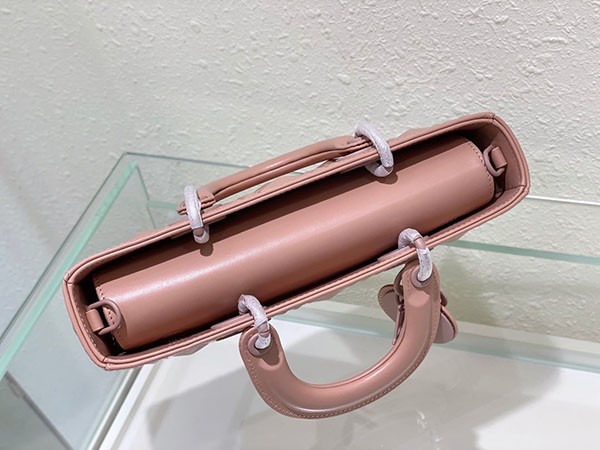 送料込【ディオール】LADY D-JOY バッグ偽物 カナージュ カーフスキン det26113