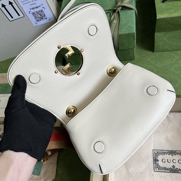 可愛いグッチ ラウンド GGロゴ ミニショルダーバッグ コピー 698643UXXAG8365