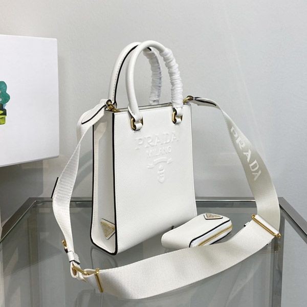【人気商品】プラダ レザー ショルダーバック 偽物 puk81879