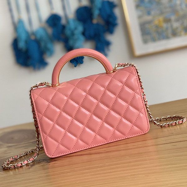 目を惹くカラー シャネル ミニサイズ 19cm ハンドバッグ コピー shj75436