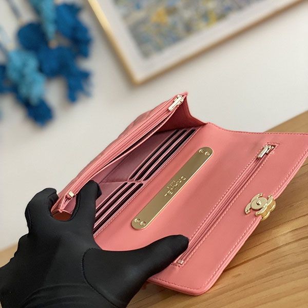 目を惹くカラー シャネル ミニサイズ 19cm ハンドバッグ コピー shj75436