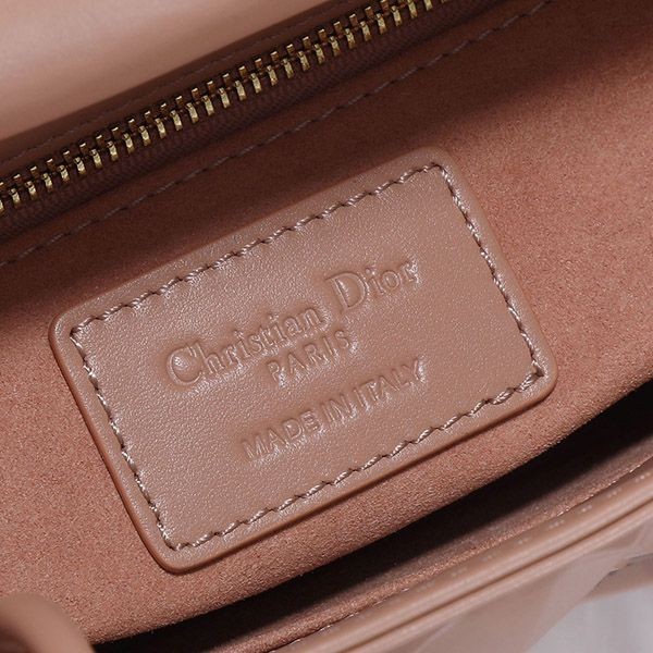 入手困難レディディオール 偽物 バッグ カナージュ カーフスキン dem37625