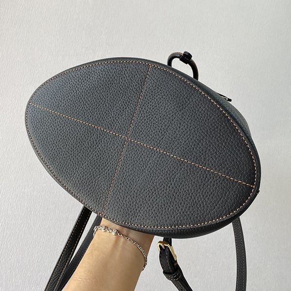 可愛いバーバリー 小さなTB バケットバッグ スーパーコピー 2色 Bao23160