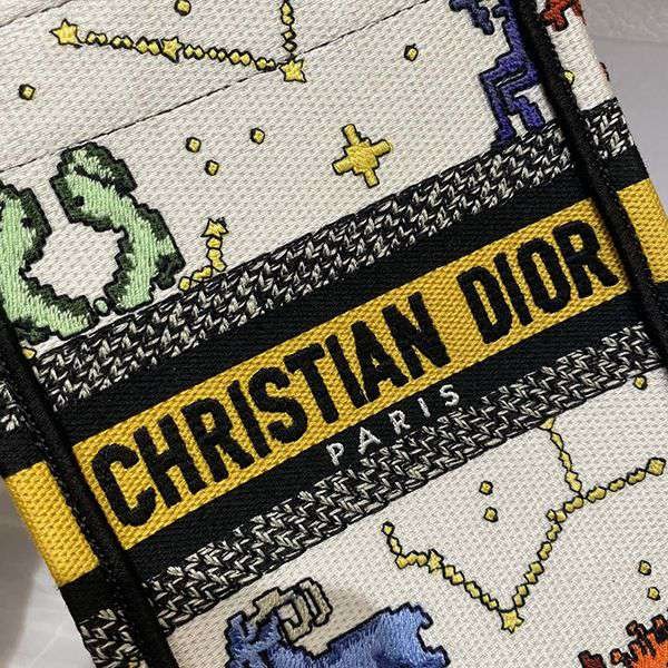 ☆新作☆ディオール BOOK TOTE ミニ フォンバッグ 偽物 dem68066