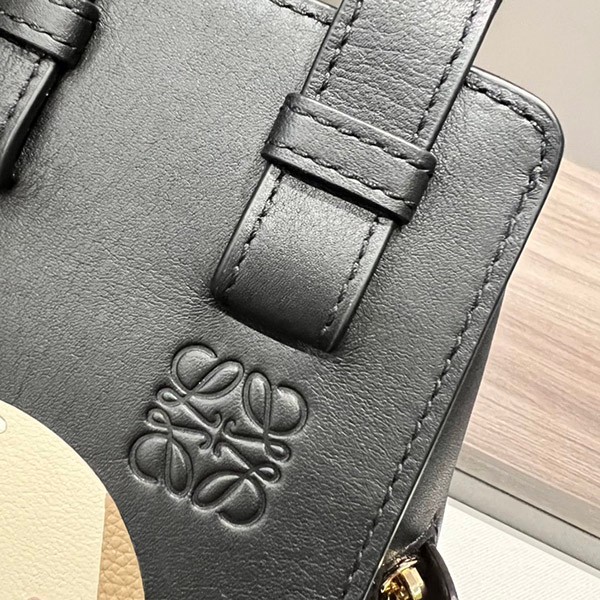 完売必至ロエベ×ジブリ 偽物 カオナシ ハンモックバッグ スモール (クラシックカーフ) A538S35X36