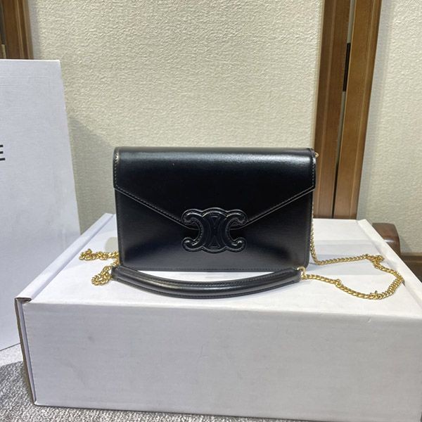 セリーヌ ティーン キュイル トリオンフバッグ 偽物 ブラック Cee87154