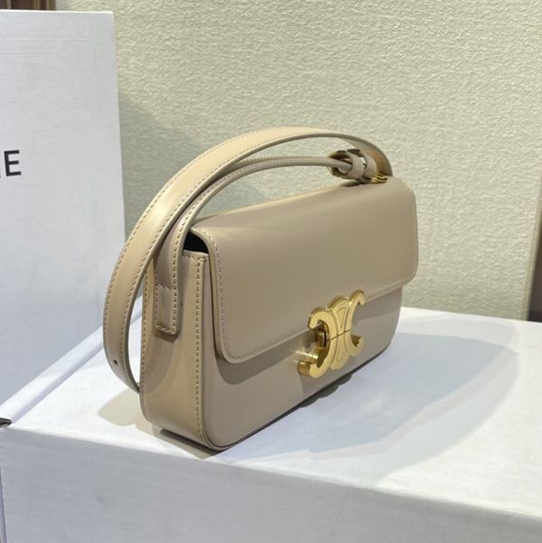 累積売上総額第１位！セリーヌ 偽物トリオンフチェーンショルダーバッグ リザード 4色 197994BFJ.29VD