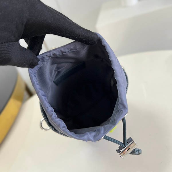 【周りとかぶらない☆国内発】ヴィトン チョークポーチ ミニ バッグ コピー M81572
