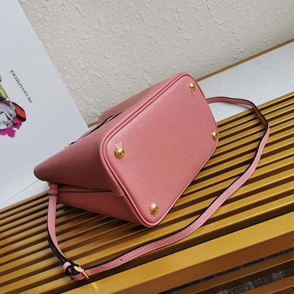 可愛いプラダ 偽物 パニエ サフィアーノレザー バッグ ハンドバッグ 5色 1BA212 puu32582