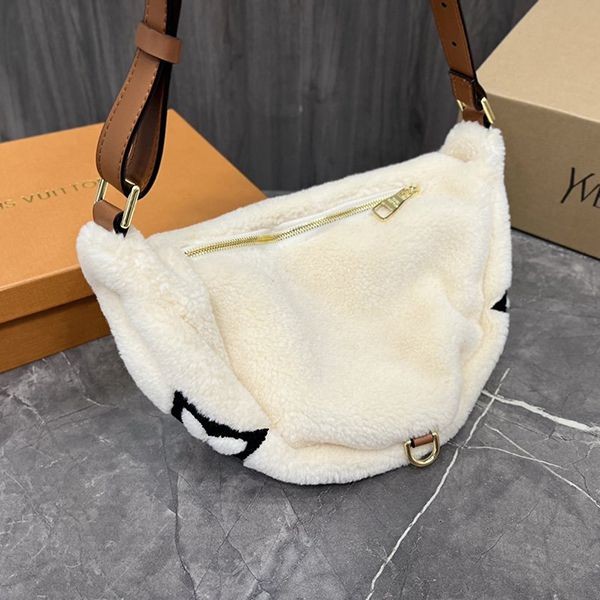 可愛い限定 ルイヴィトンスーパーコピー もこもこ バムバッグ vuv85496