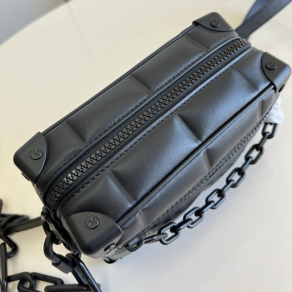 超話題!ルイヴィトン ミニ・ソフトトランク ショルダーバッグ 偽物 M81611