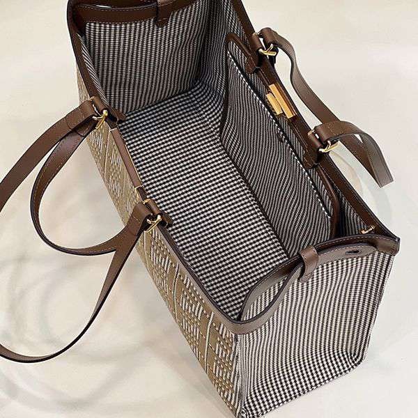 大人気 フェンディ トートバッグ 偽物 fej15191