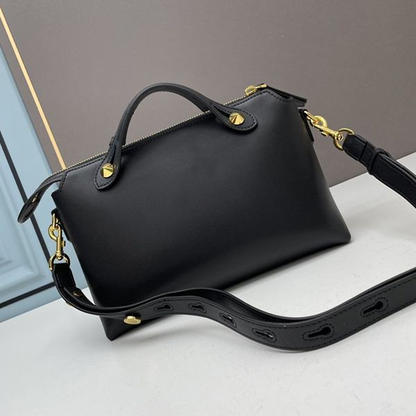 《大人気》フェンディ ショルダーバッグ コピー ミディアム BY THE WAY キャンバス 2WAY feo27442