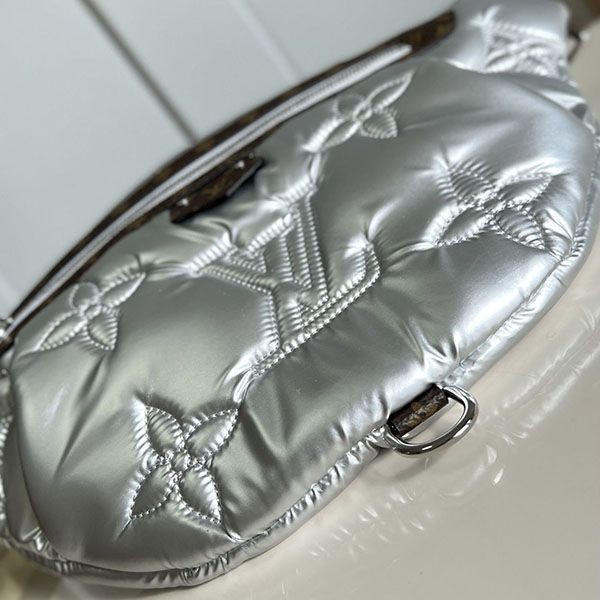 世界中で大人気♪ルイヴィトン マキシ バムバッグ ショルダーバッグM20971