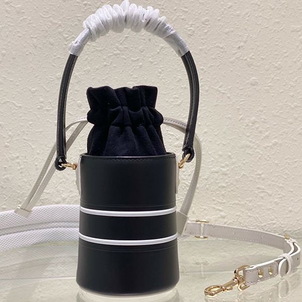 ディオール VIBE スモールバケットバッグ 偽物 【人気商品】 dec04003