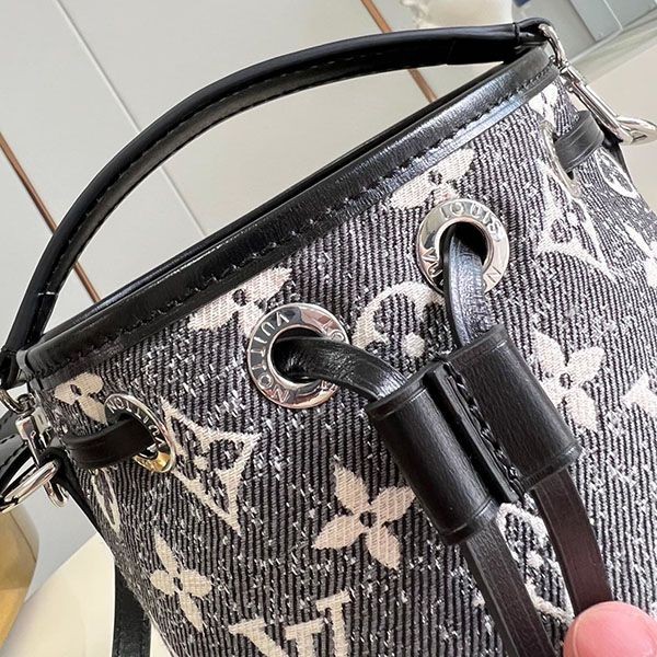 ルイヴィトン ナノノエ ショルダーバッグ コピー M46449