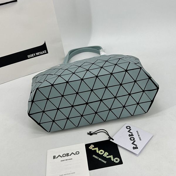 高級ブランドBAOBAO ISSEY コピー MIYAKE カルトン メタリック バッグ baz33941
