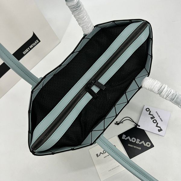 高級ブランドBAOBAO ISSEY コピー MIYAKE カルトン メタリック バッグ baz33941