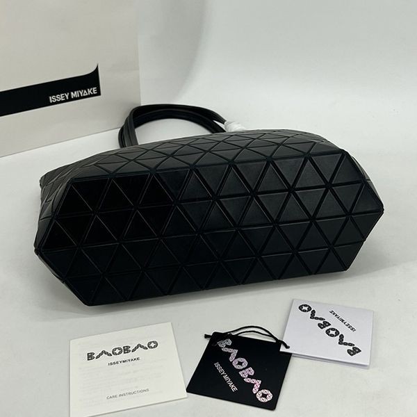 n級 おすすめBAOBAO ISSEY 偽物 MIYAKE カルトン メタリック バッグ bas72326