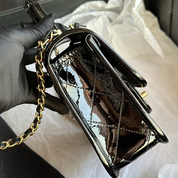 入手困難品！シャネル ショルダーバッグ AS36521