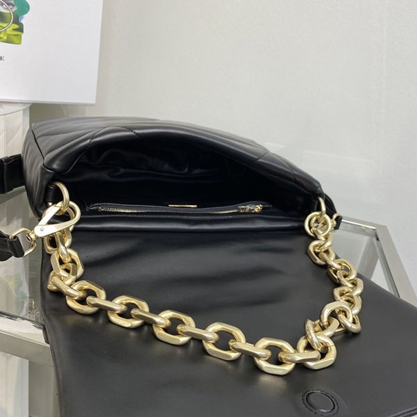 高級ブランドプラダ 偽物 パデッドナッパレザー ショルダーバッグ pud16268