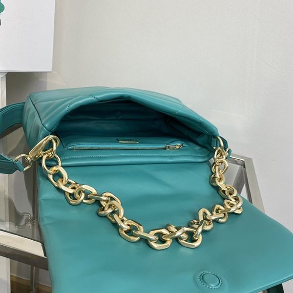 超希少！プラダ パデッドナッパレザー ショルダーバッグ コピー pup39326