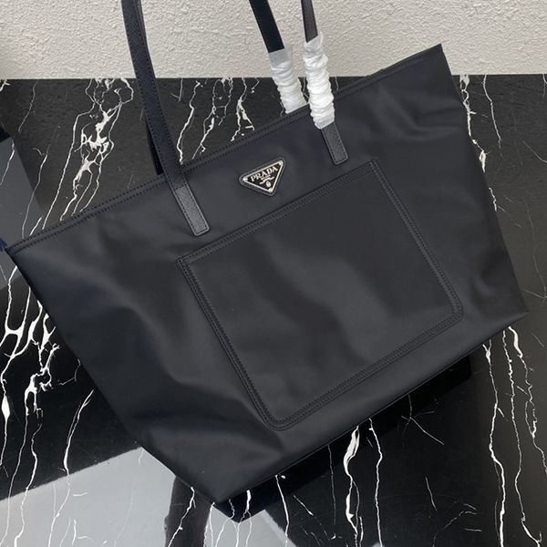 希少プラダ Re-Nylon トートバッグ 偽物 レザー ロゴ pum25160