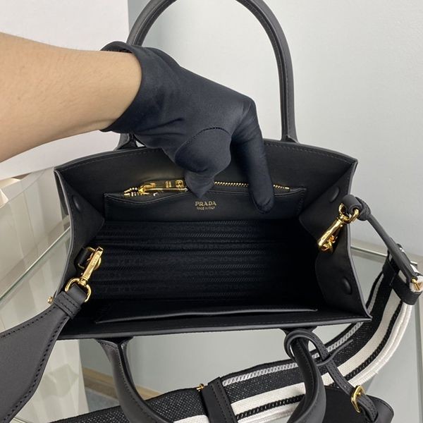 すぐ届プラダ スーパーコピー モノクローム スモール バッグ puk76787