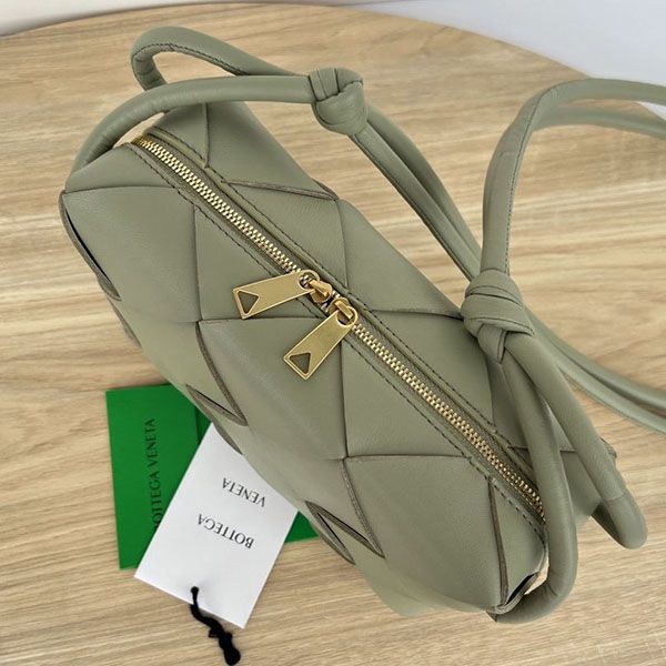 即発送 ボッテガ カセット スモール コピー ショルダーバッグ bor64198