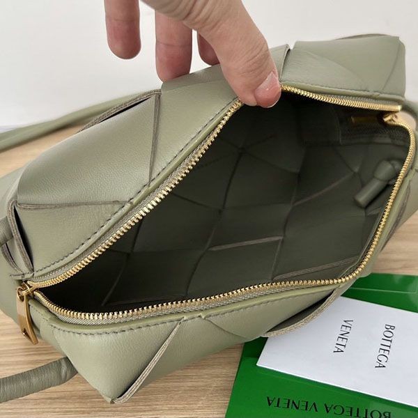 即発送 ボッテガ カセット スモール コピー ショルダーバッグ bor64198