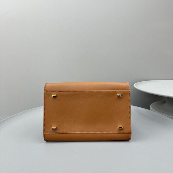 お洒落に♪ザロウ マルゴー 偽物 THE ROW Margaux10 レザー バッグ zag86725