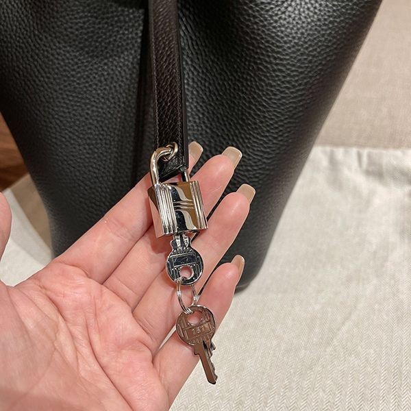 エルメス ハンドバッグ ピコタンロック 偽物 MM シルバー金具 erj92546