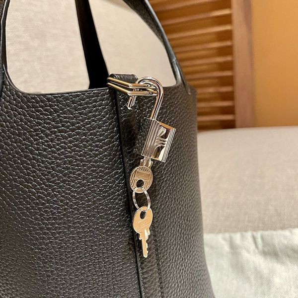 エルメス ハンドバッグ ピコタンロック 偽物 MM シルバー金具 erj92546