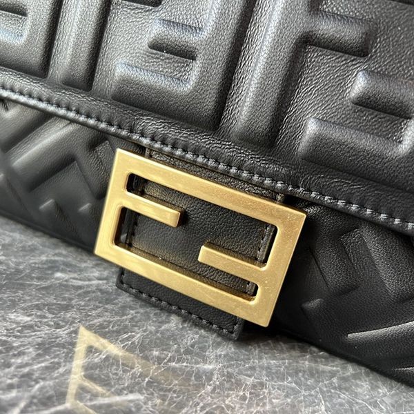 フェンディ ブラックレザー バゲット コピー ラージ ショルダーバッグ fec43484